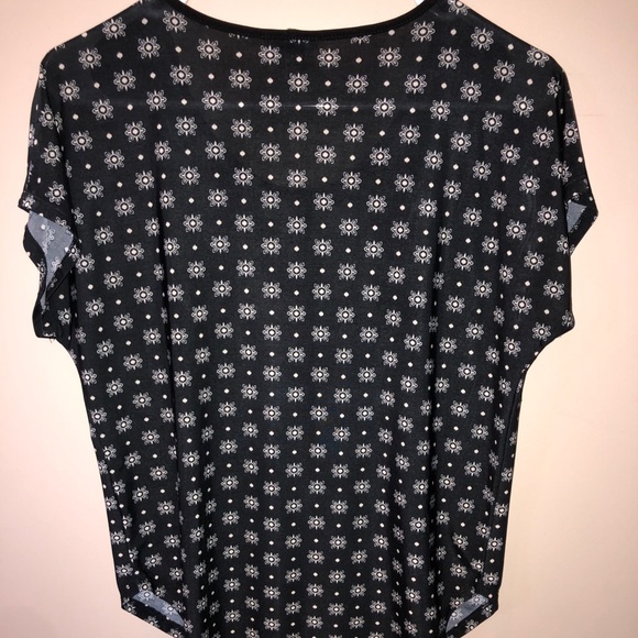 Patterned Blouse - Casual or Formal - Picture 3 of 3